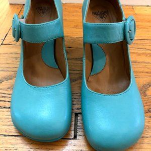 SOPRANOS CAREY PEBBLED LEATHER MARY JANE HEEL